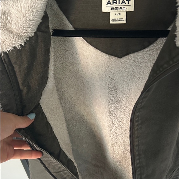 Ariat Canvas & Sherpa Vest - Picture 4 of 4